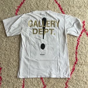 Gallery Department 1 of 1 vintage tshirt